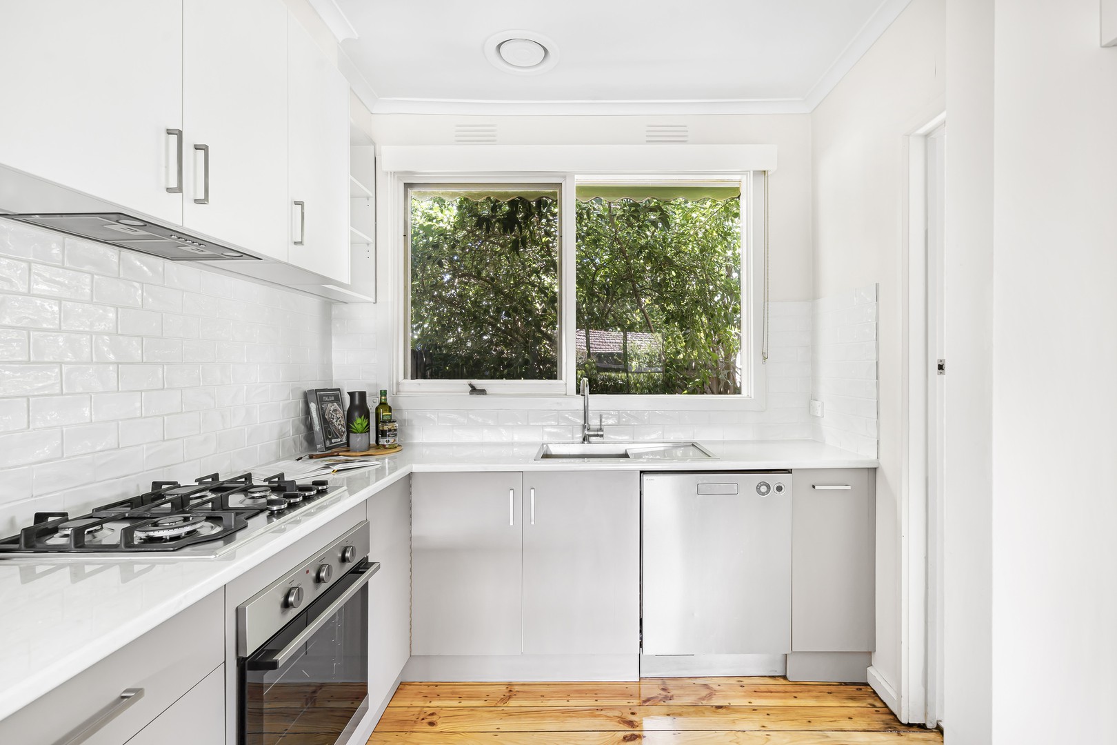 2/68 Pine Street, Reservoir, VIC 3073, Reservoir - Thumbnail 4