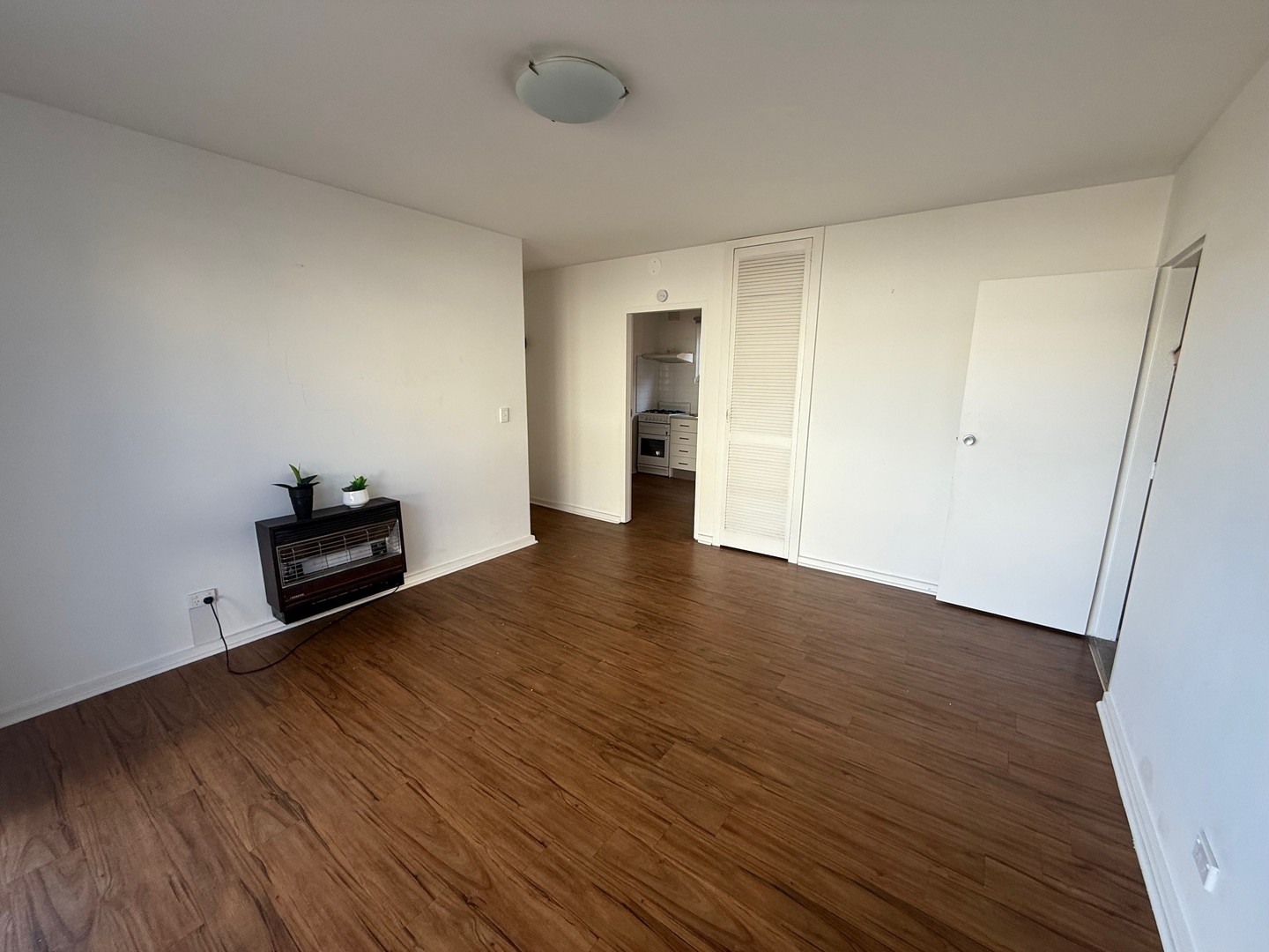 2/68 Queen Street, Altona, VIC 3018, Altona - Thumbnail 4