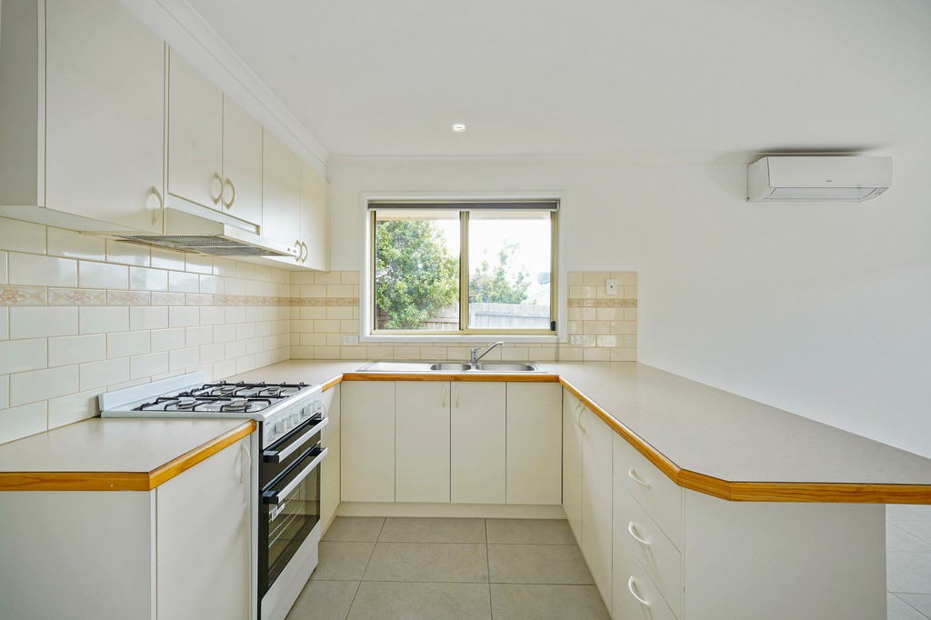 2/68 Rossack Drive, Waurn Ponds, VIC 3216, Waurn Ponds - Thumbnail 2