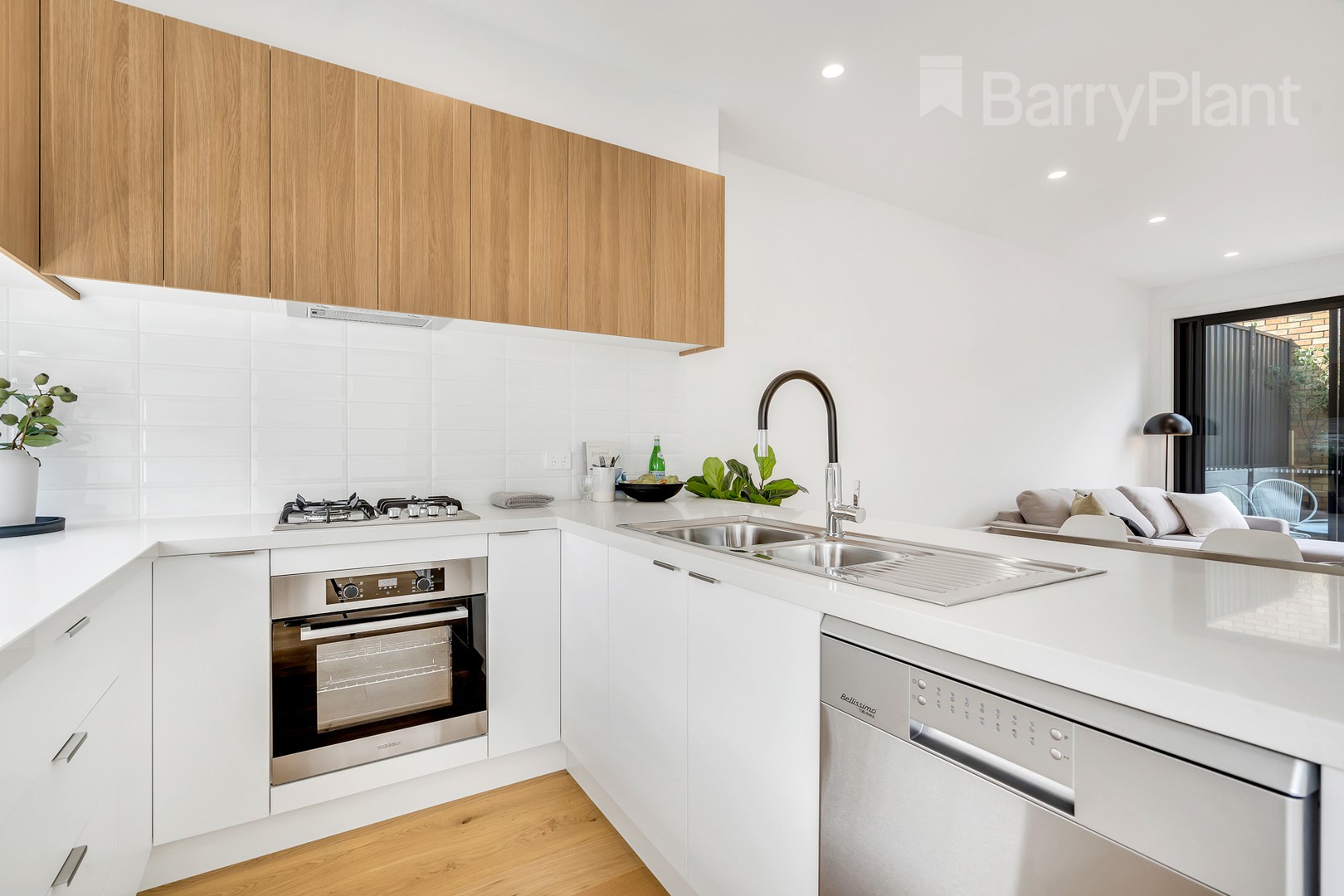 2/68 St Vigeons Road, Reservoir, VIC 3073, Reservoir - Thumbnail 3