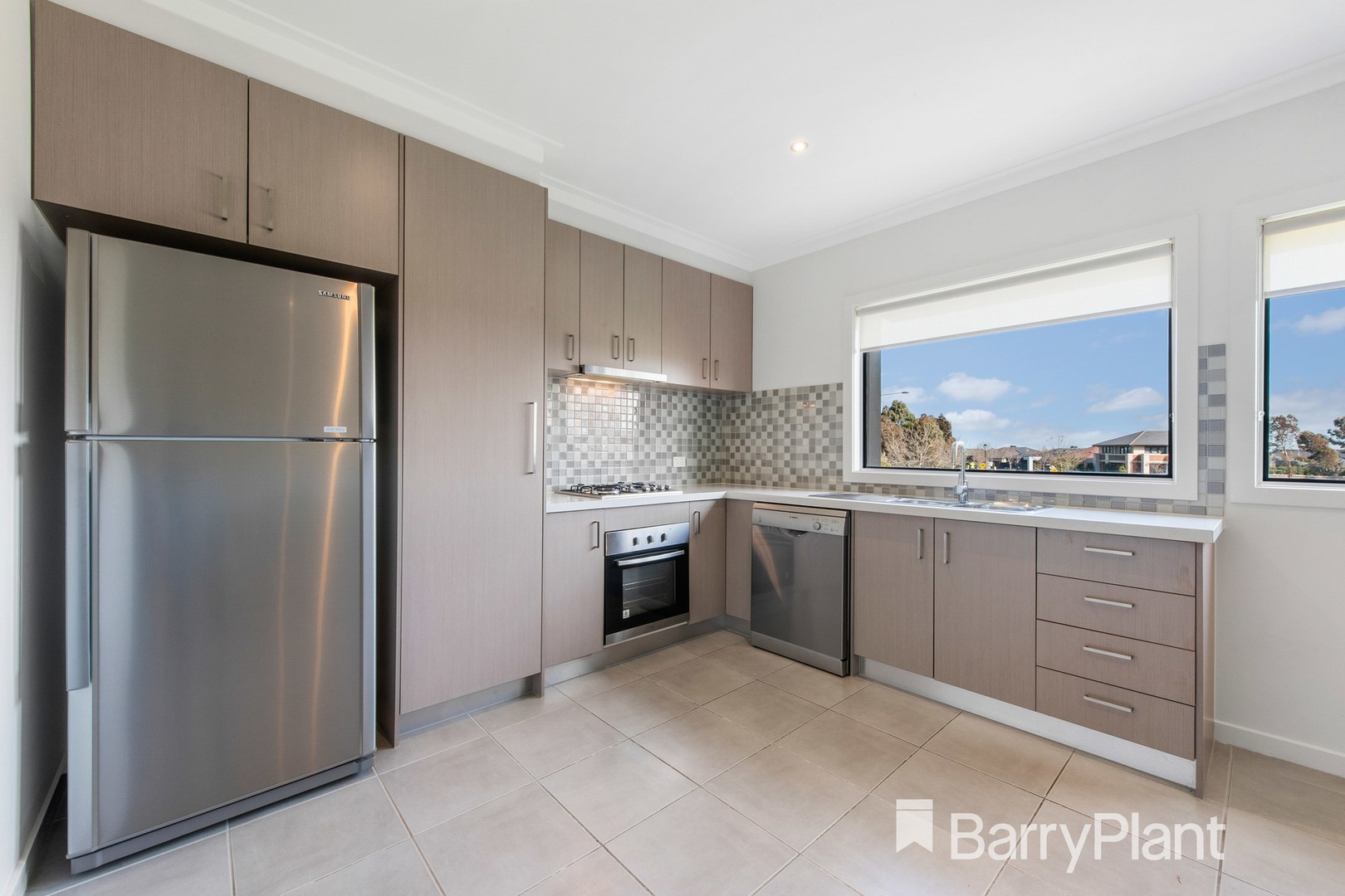 2/69-77 Lancefield Drive, Caroline Springs, VIC 3023, Caroline Springs - Thumbnail 3
