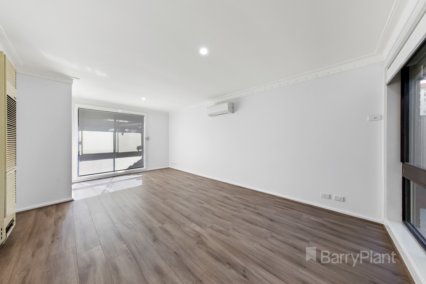 2/7-9 Disraeli Street, St Albans, VIC 3021, St Albans - Thumbnail 2