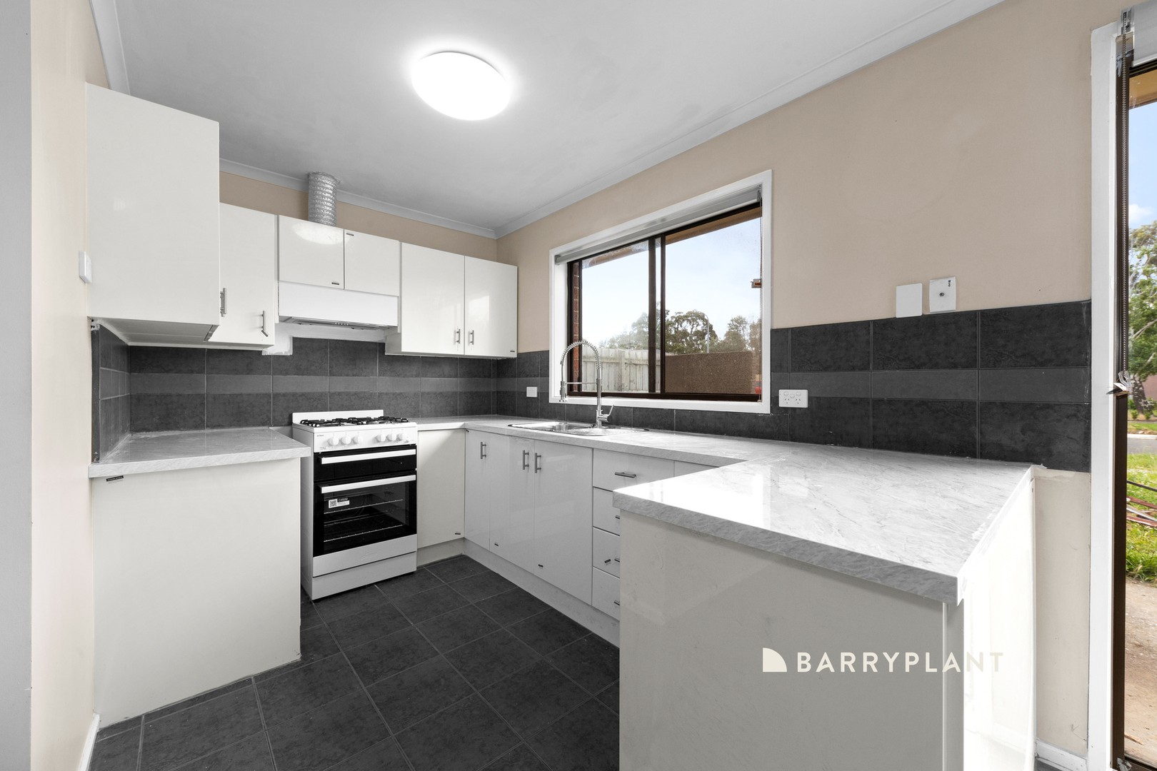 2/7 Blue Gum Court, Narre Warren, VIC 3805 - Thumbnail 2 - 09/09/2026
