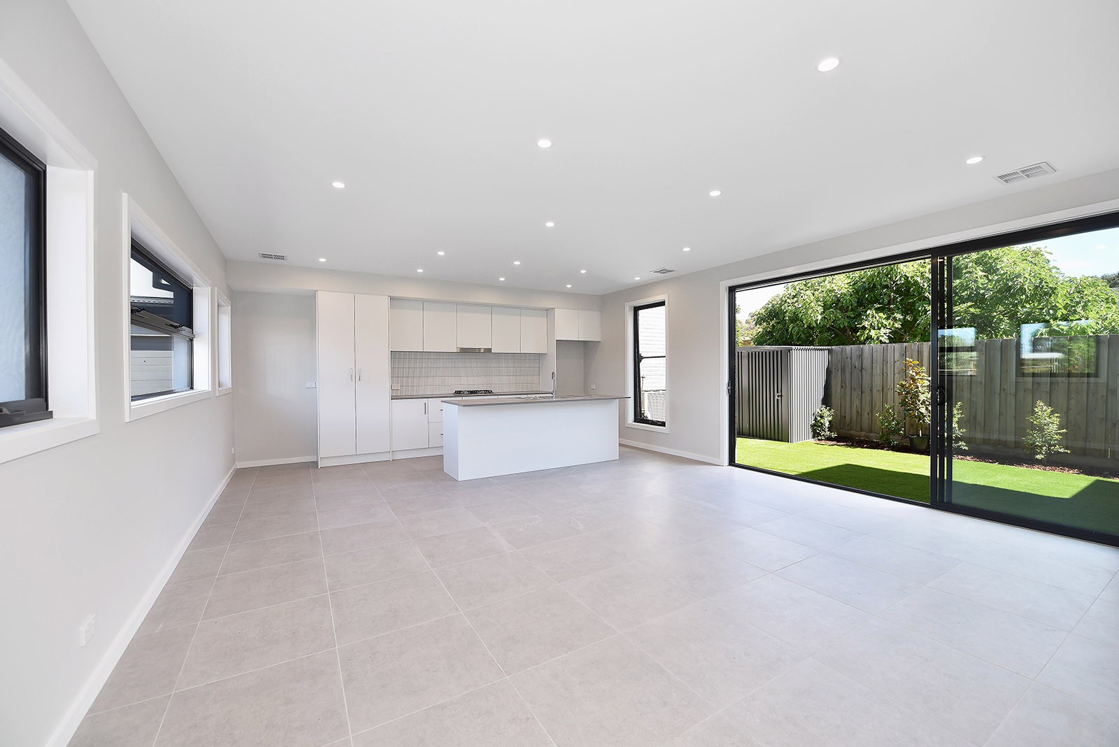 2/7 Bowes Avenue, Airport West, VIC 3042 - Thumbnail 2 - 15/12/2021