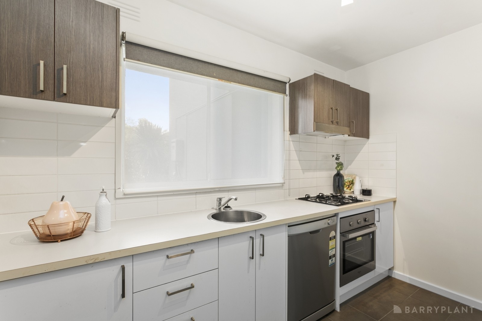 2/7 Burns Avenue, Clayton South, VIC 3169 - Thumbnail 2 - 22/07/2024