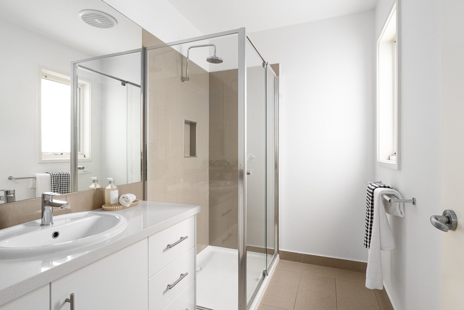 2/7 Calder Street, Manifold Heights, VIC 3218, Manifold Heights - Thumbnail 7
