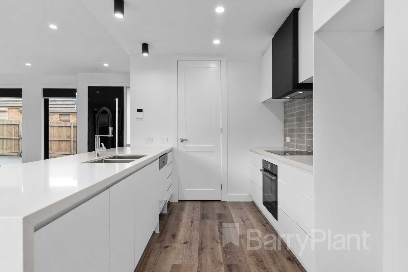 2/7 Farleigh Avenue, Burwood, VIC 3125, Burwood - Thumbnail 4