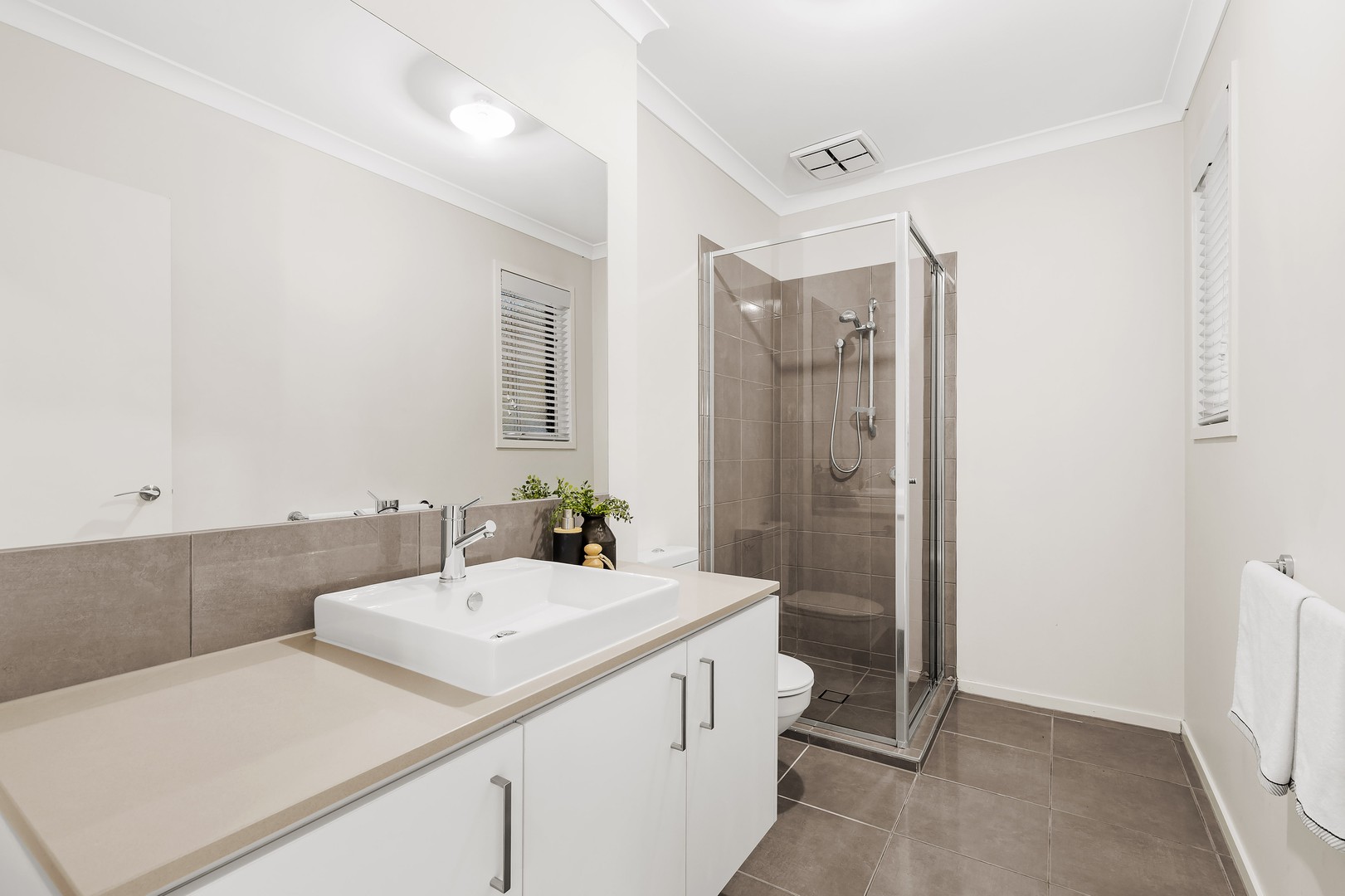 2/7 Graeme Avenue, Montmorency, VIC 3094, Montmorency - Thumbnail 5