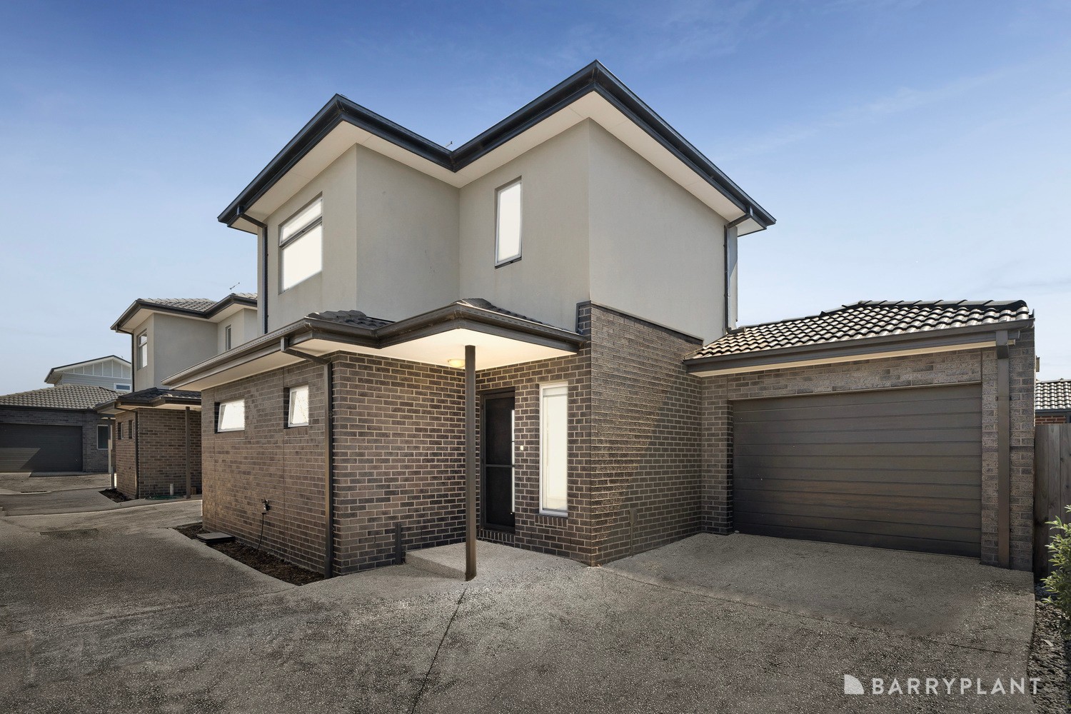 2/7 Lorraine Court, Sunshine - Image 1