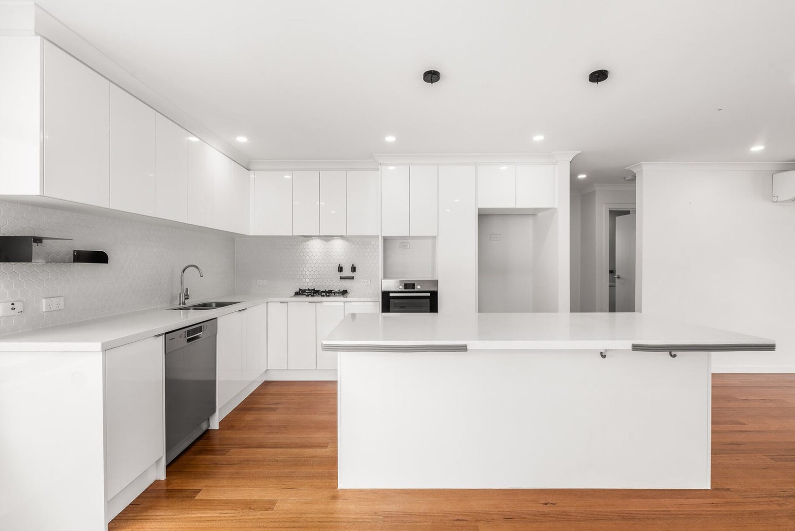 2/7 Meryl Street, Doncaster East, VIC 3109 - Thumbnail 1 - 02/10/2026