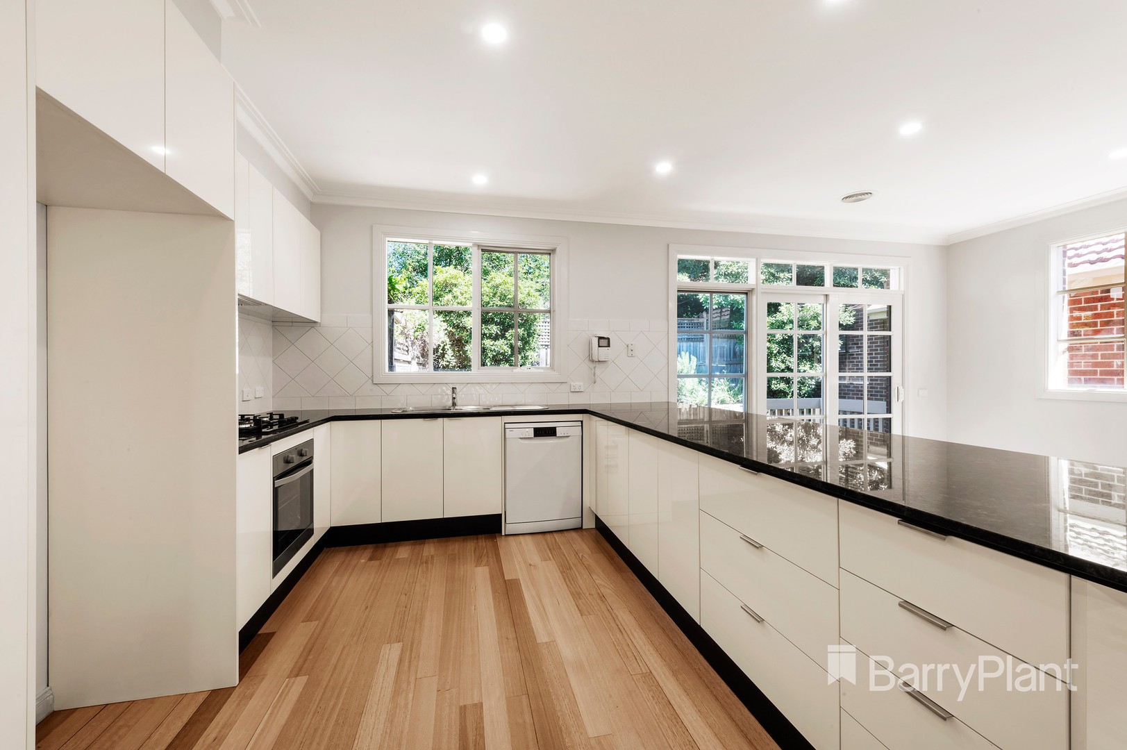 2/7 Montrose Street, Surrey Hills, VIC 3127, Surrey Hills - Thumbnail 3