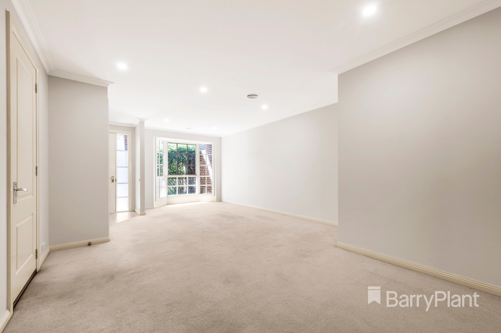 2/7 Montrose Street, Surrey Hills, VIC 3127, Surrey Hills - Thumbnail 4