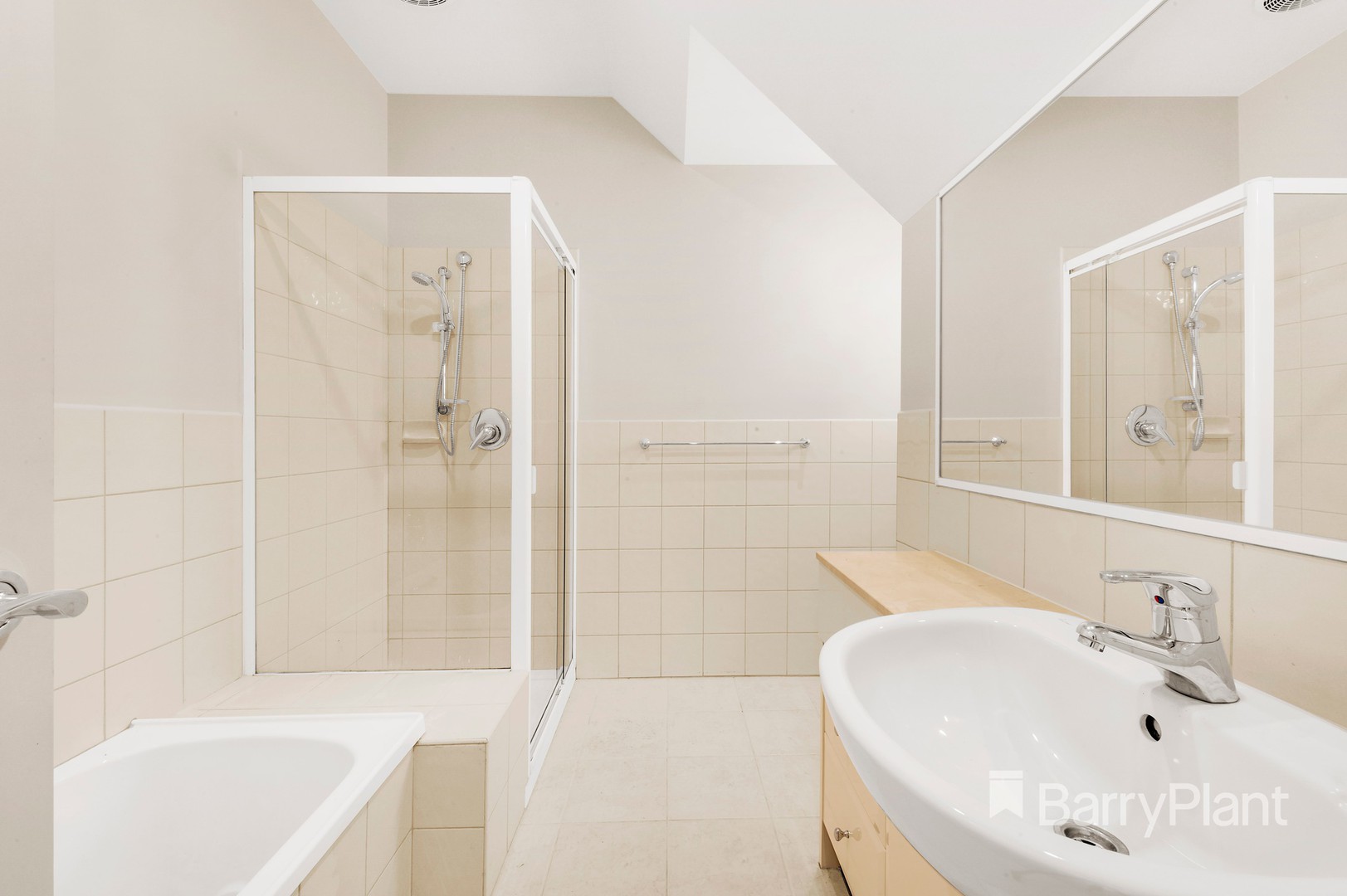 2/7 Montrose Street, Surrey Hills, VIC 3127, Surrey Hills - Thumbnail 6