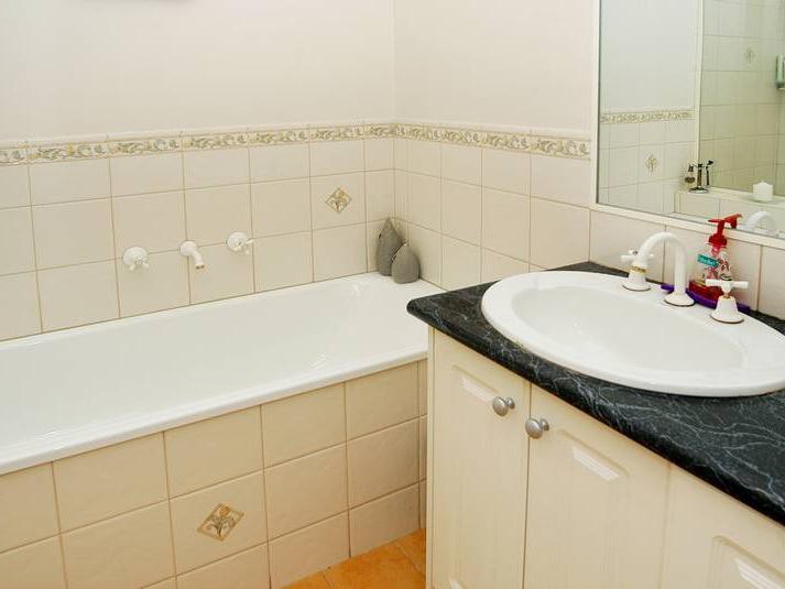 2/7 Newlands Road, Coburg, VIC 3058, Coburg - Thumbnail 4