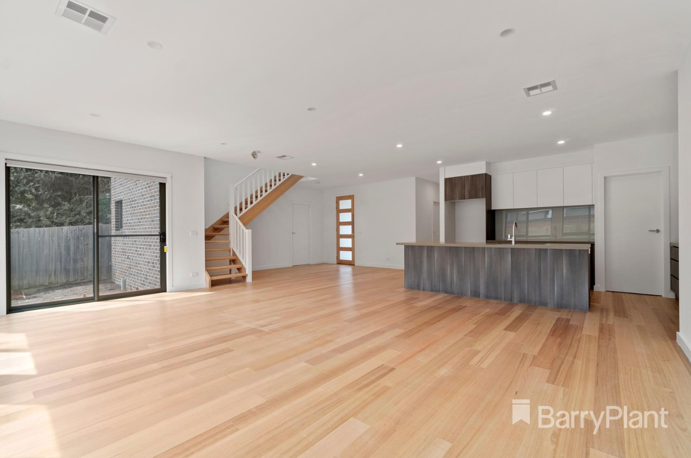 2/7 Sartori Street, Burwood East, VIC 3151 - Thumbnail 2 - 05/03/2026