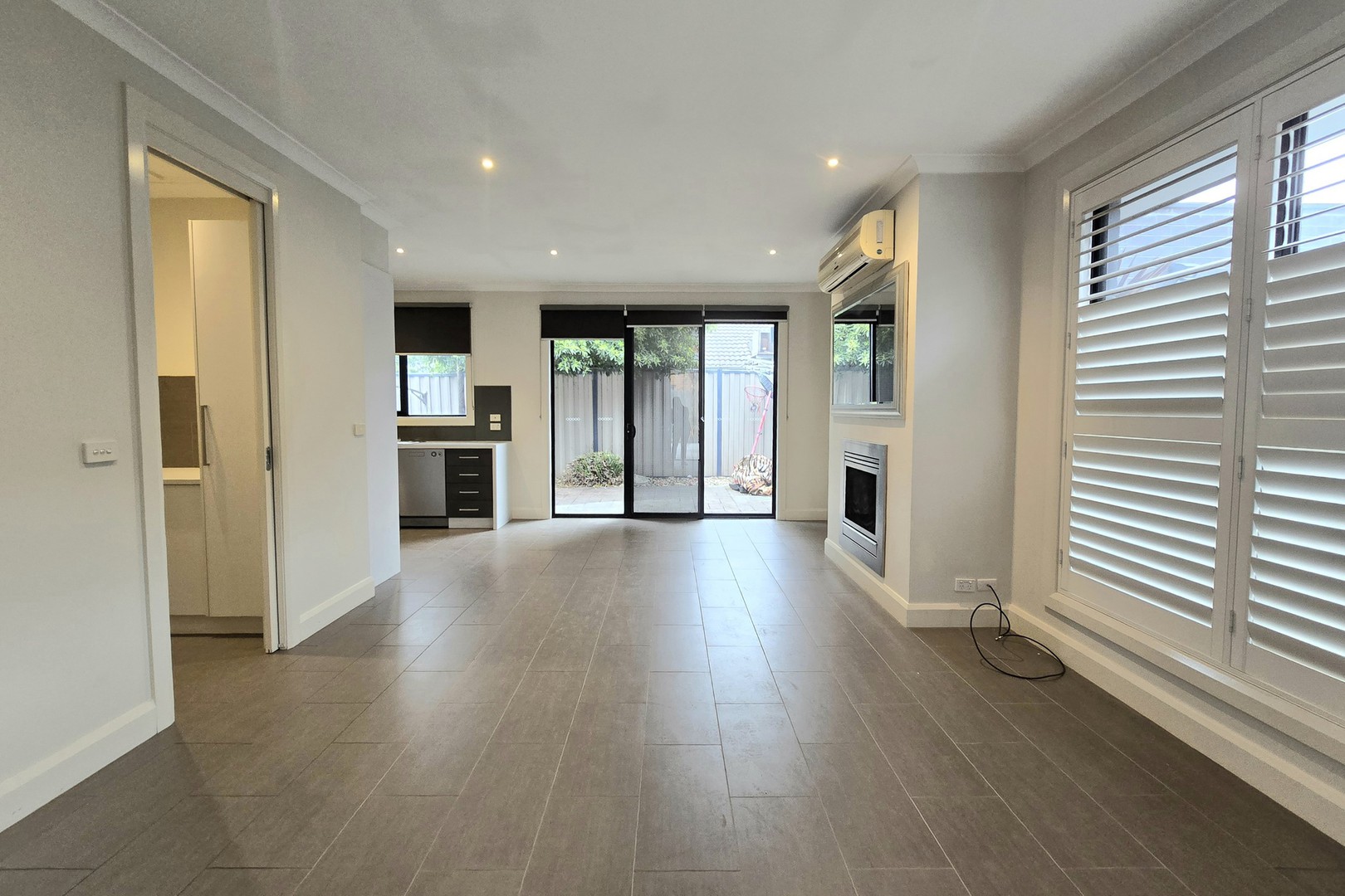 2/7 Thomas Street, St Albans, VIC 3021 - Thumbnail 2 - 12/08/2025