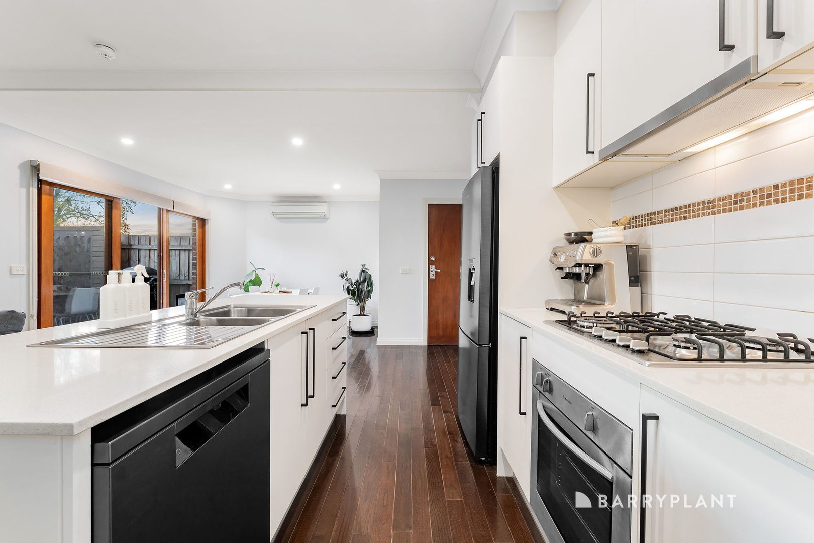 2/70 Hewish Road, Croydon, VIC 3136, Croydon - Thumbnail 4