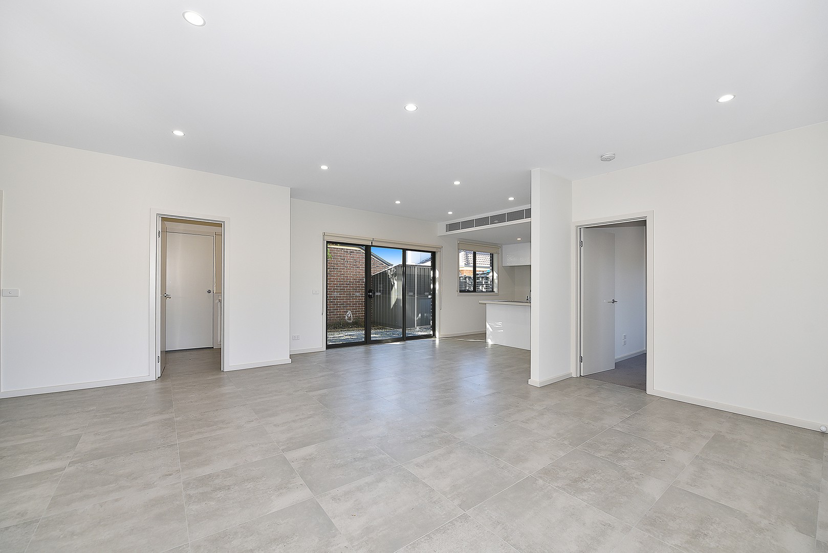 2/70 King Street, Airport West, VIC 3042, Airport West - Thumbnail 3