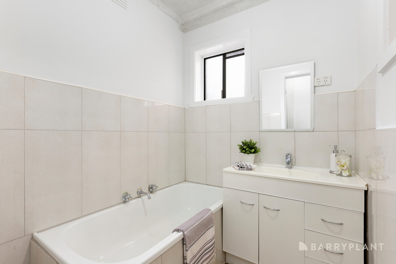 2/70 Loch Street, Coburg, VIC 3058, Coburg - Thumbnail 7