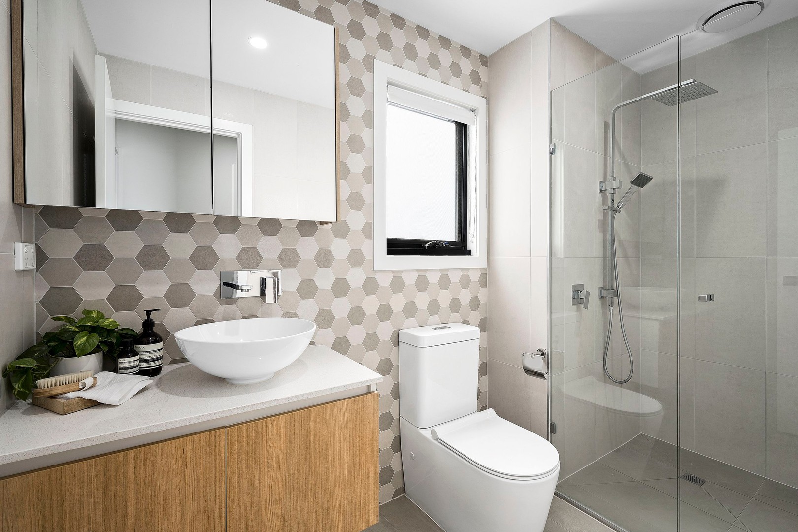 2/70 Richardson Street, Essendon, VIC 3040, Essendon - Thumbnail 6