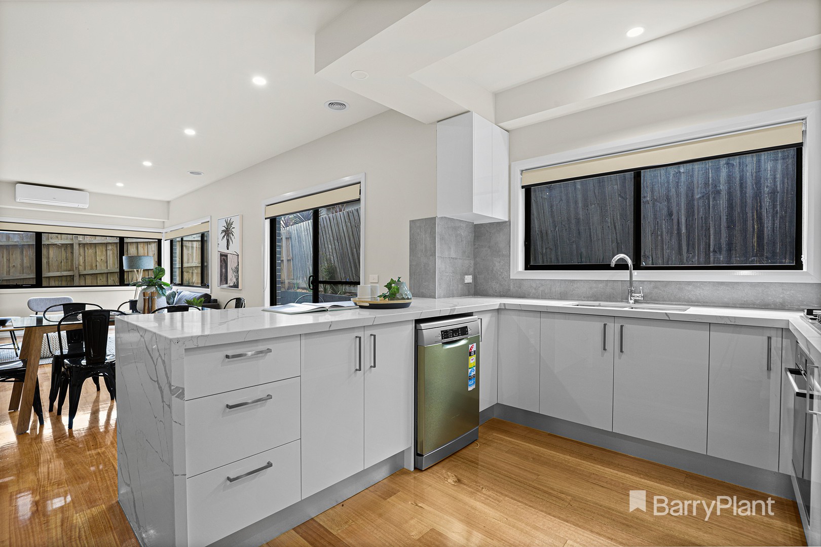 2/704 Pascoe Vale RoadOak Park, VIC 3046, Oak Park - Thumbnail 3