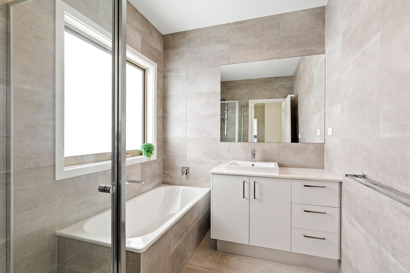 2/71 Bowes Avenue, Airport West, VIC 3042, Airport West - Thumbnail 4