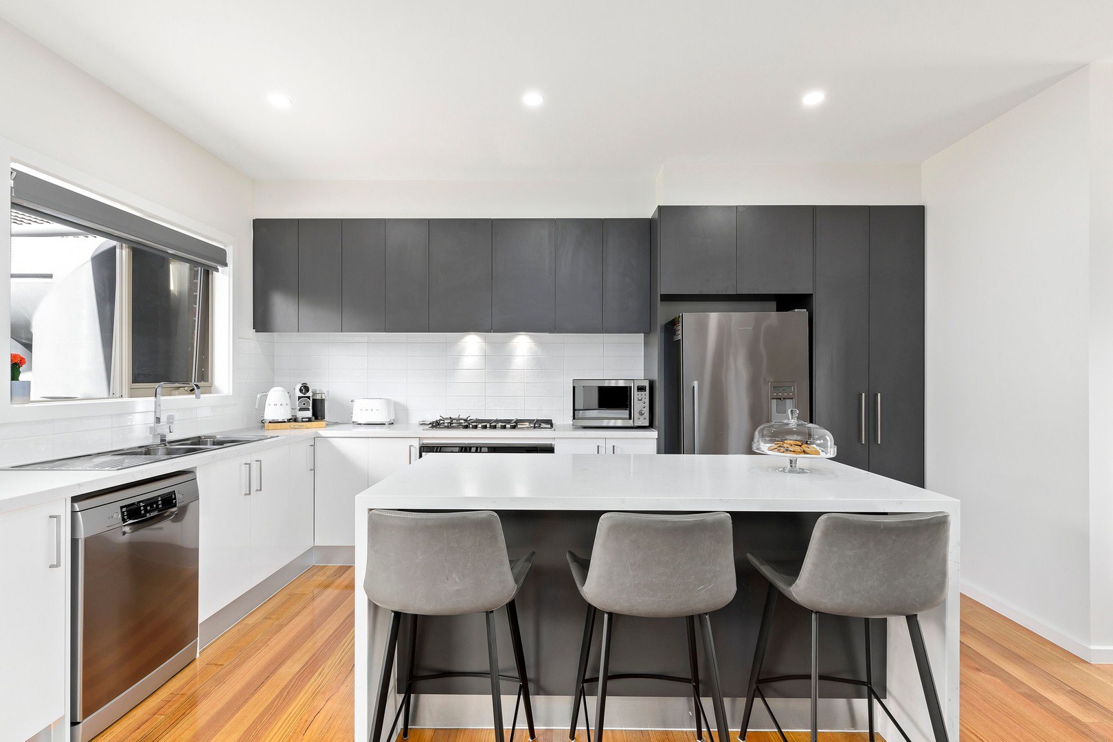 2/71 Bowes Avenue, Airport West, VIC 3042, Airport West - Thumbnail 2
