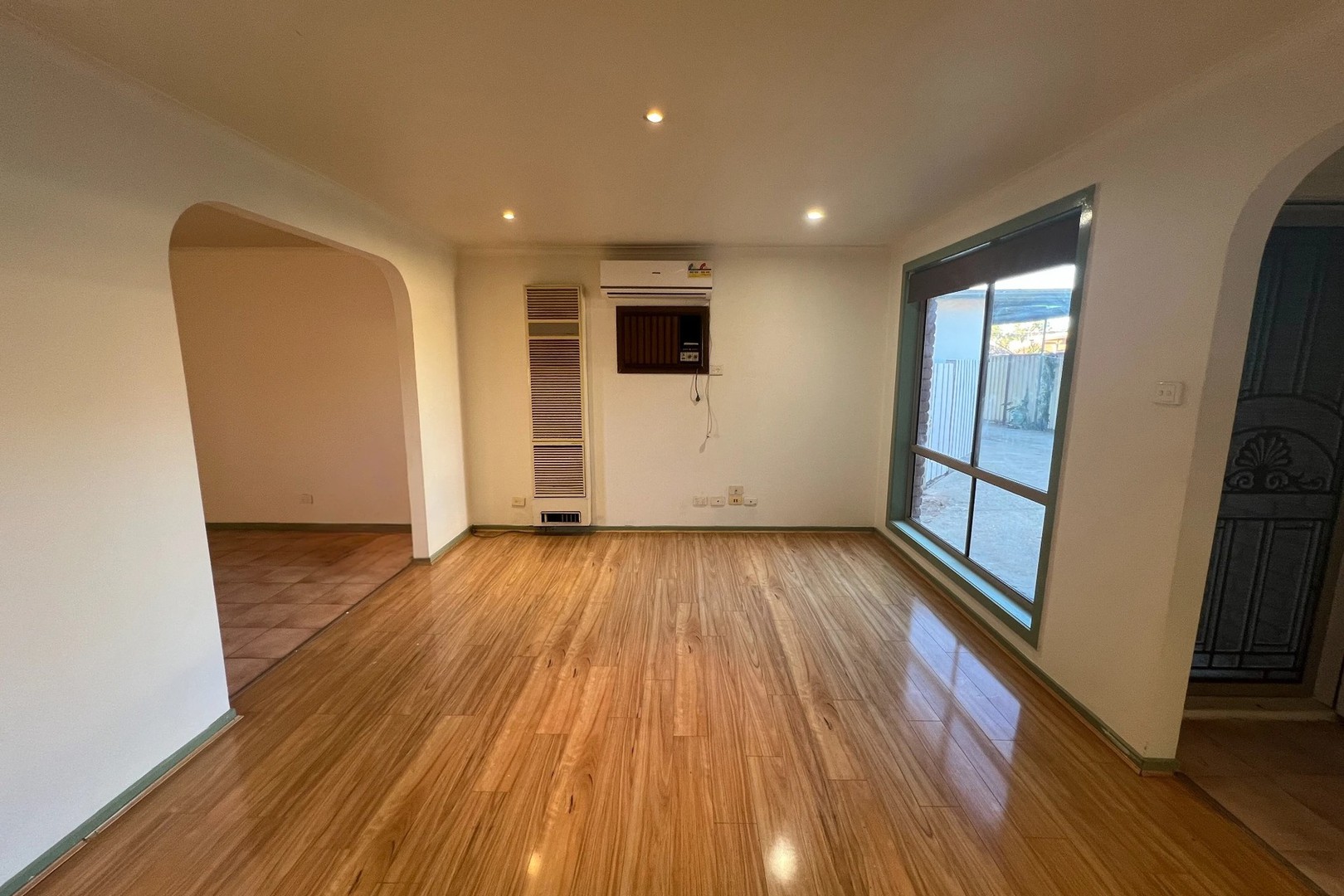 2/71 Henry Street, St Albans, VIC 3021 - Thumbnail 2 - 26/05/2025