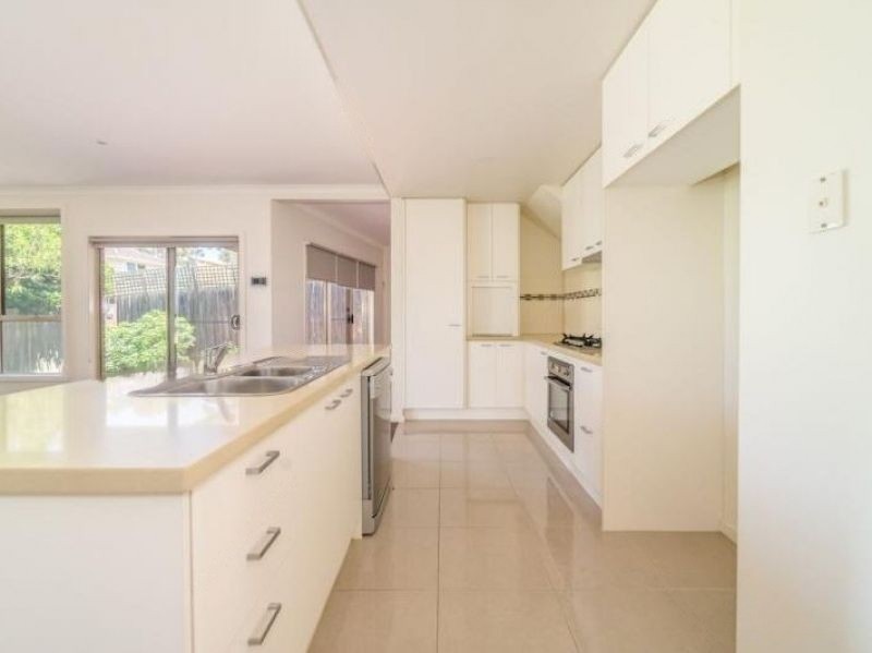 2/72 Thea Grove, Doncaster East, VIC 3109, Doncaster East - Thumbnail 3