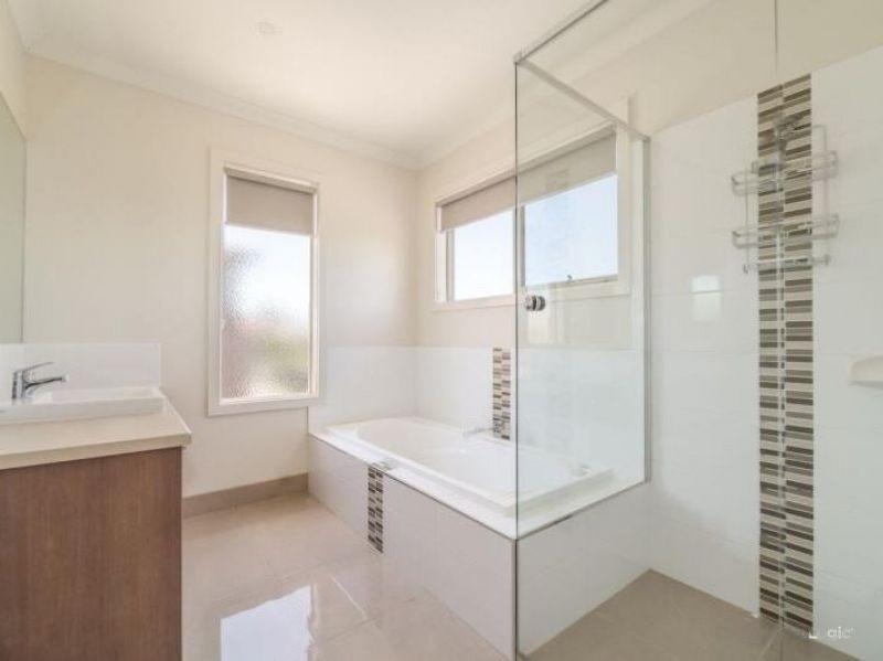 2/72 Thea Grove, Doncaster East, VIC 3109, Doncaster East - Thumbnail 4
