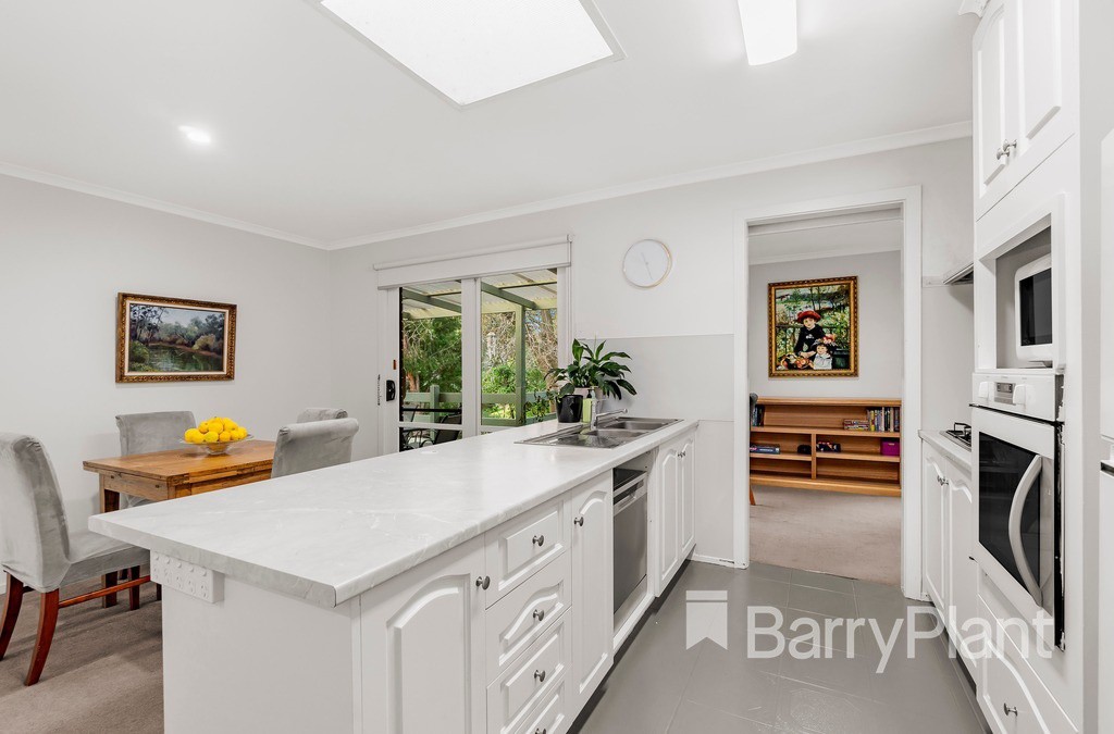 2/74 Mountain View Road, Montmorency, VIC 3094, Montmorency - Thumbnail 3