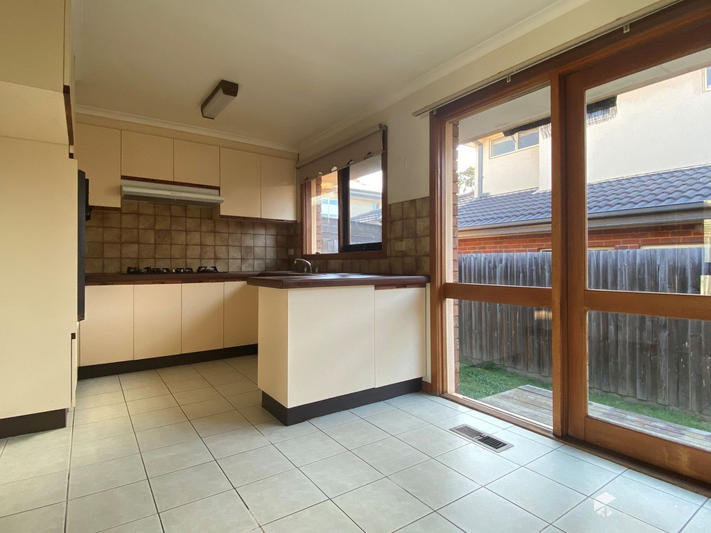 2/747 Waverley Road, Glen Waverley, VIC 3150, Glen Waverley - Thumbnail 3
