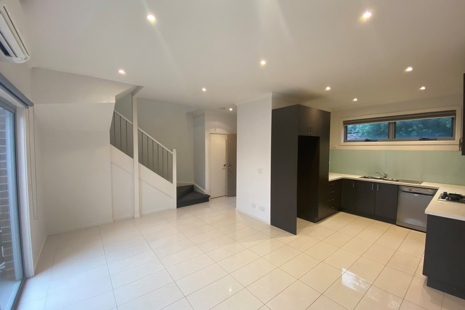 2/749 Gilbert Road, Reservoir, VIC 3073 - Thumbnail 2 - 27/08/2026