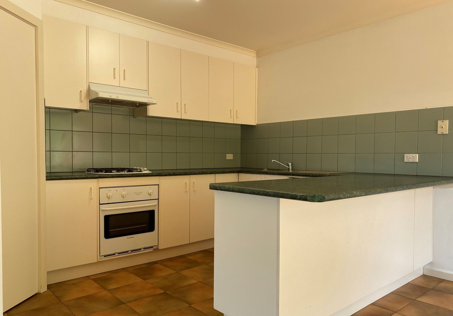 2/76 Doncaster East Road, Mitcham, VIC 3132, Mitcham - Thumbnail 2