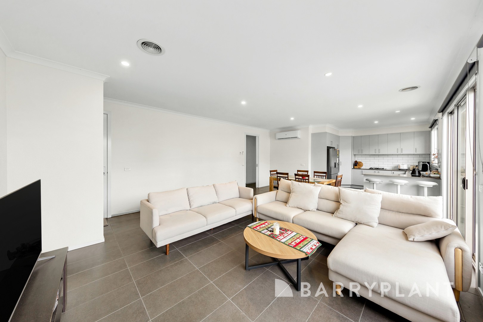 2/76 Marshall Avenue, St Albans, VIC 3021, St Albans - Thumbnail 2