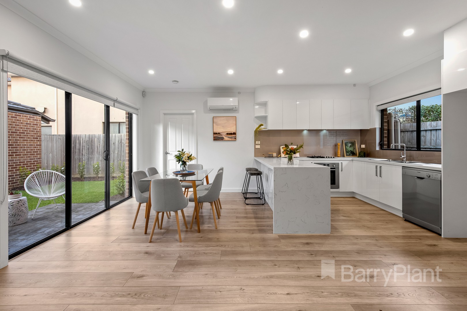 2/8 Beacon Street, Glen Waverley, VIC 3150, Glen Waverley - Thumbnail 3