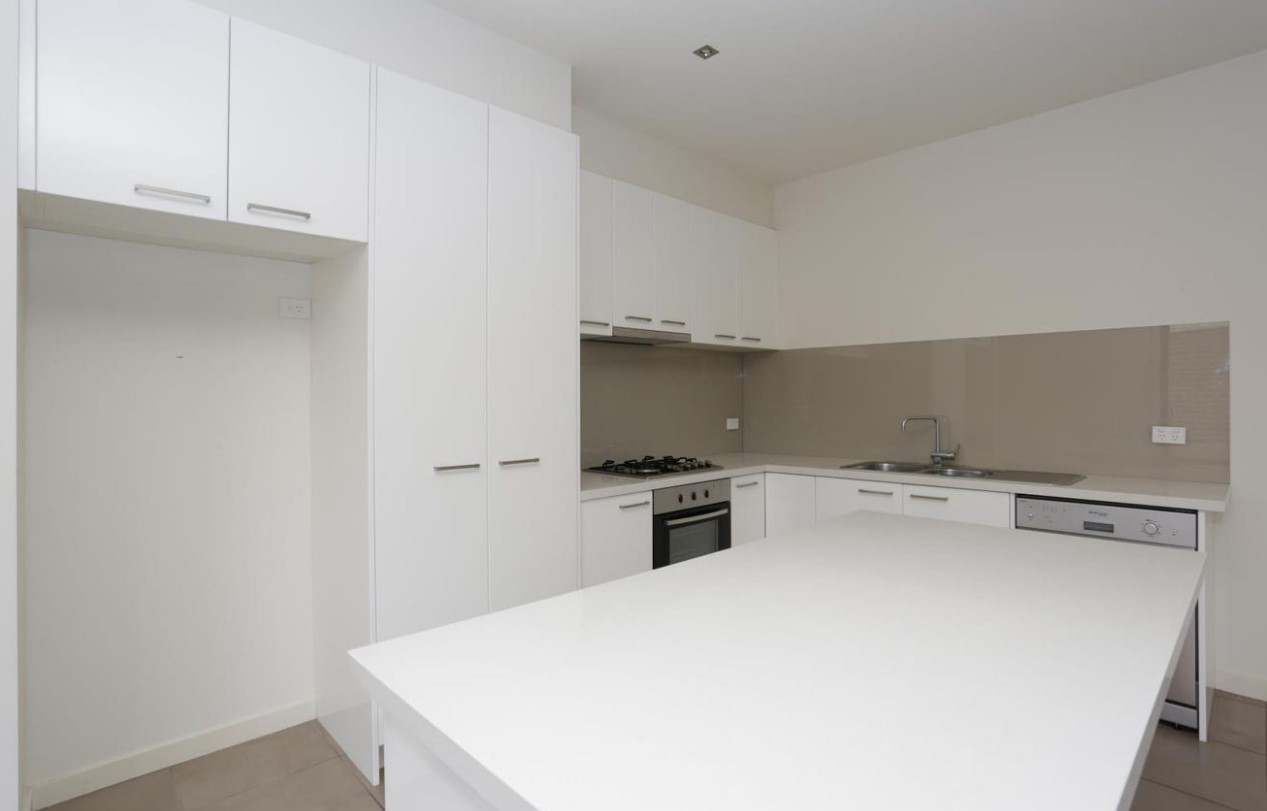 2/8 Boronia Grove, Doncaster East, VIC 3109 - Thumbnail 2 - 11/03/2026