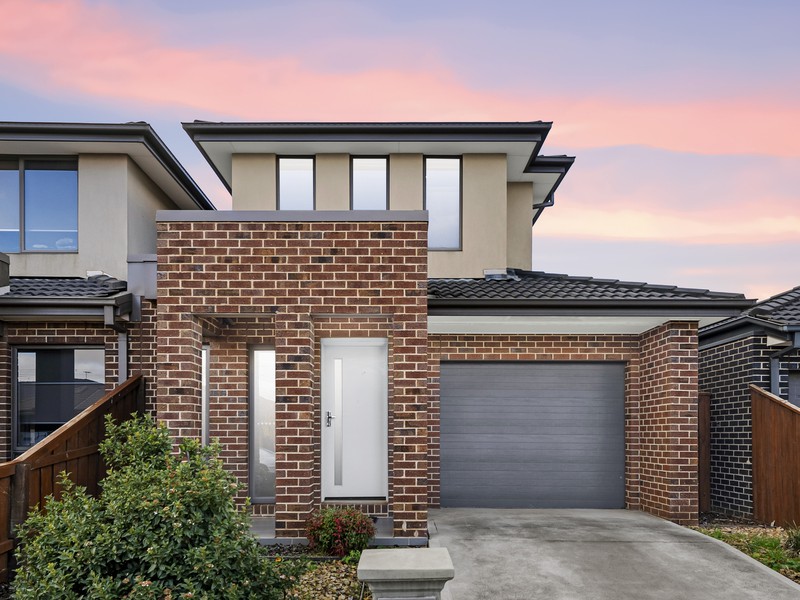 2/8 Jardine Drive, Fraser Rise, VIC 3336 - Image - 06/06/2025