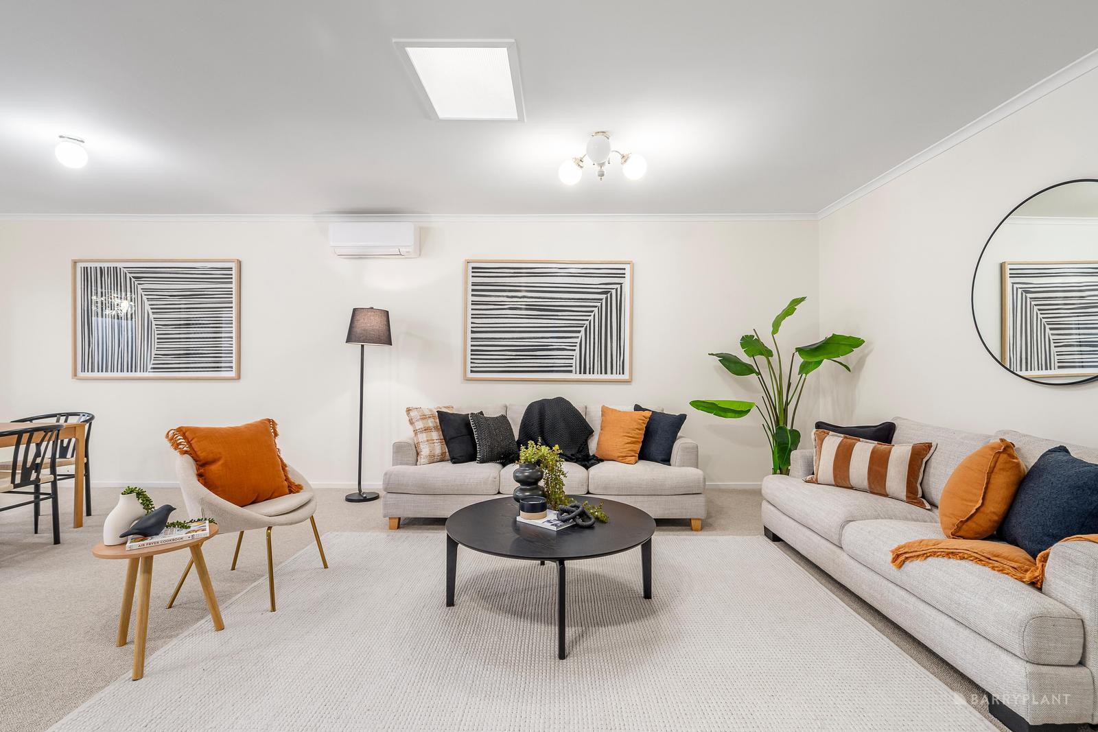 2/8 Mantell Street, Doncaster East, VIC 3109 - Thumbnail 2 - 24/06/2025