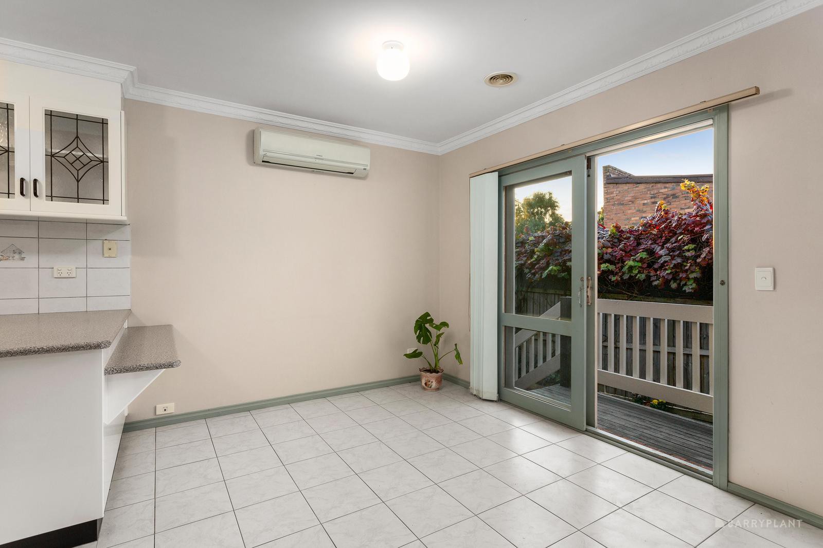 2/8 Raglan Road, Research, VIC 3095, Research - Thumbnail 3