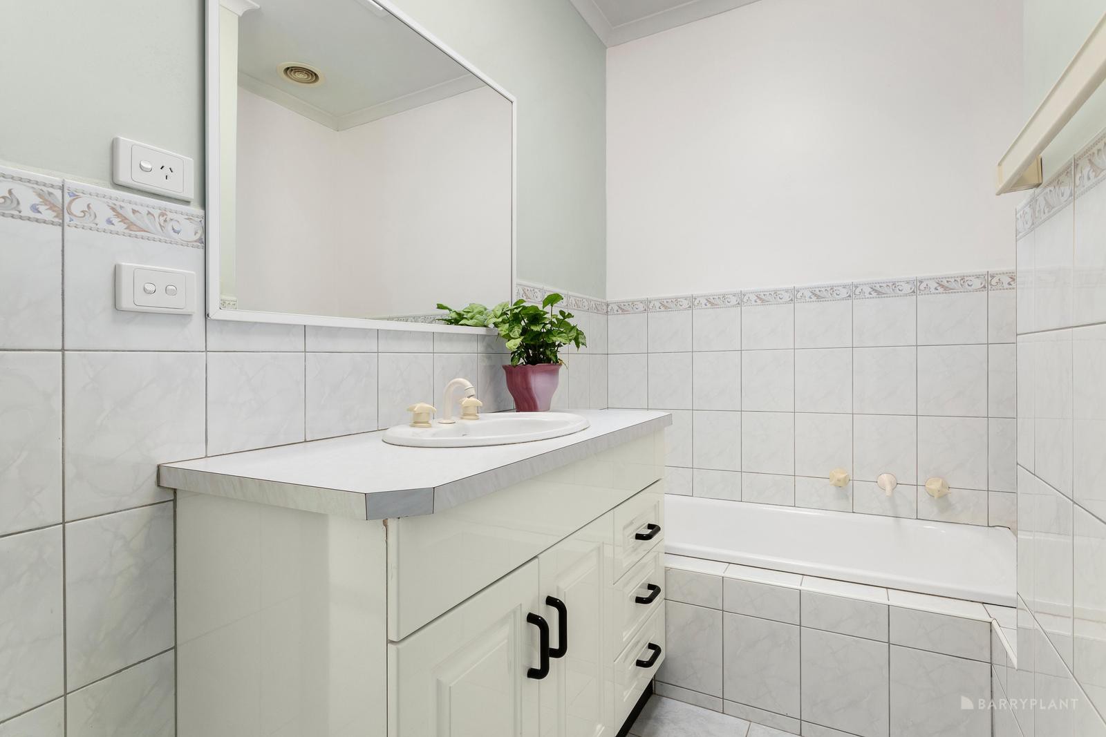 2/8 Raglan Road, Research, VIC 3095, Research - Thumbnail 6