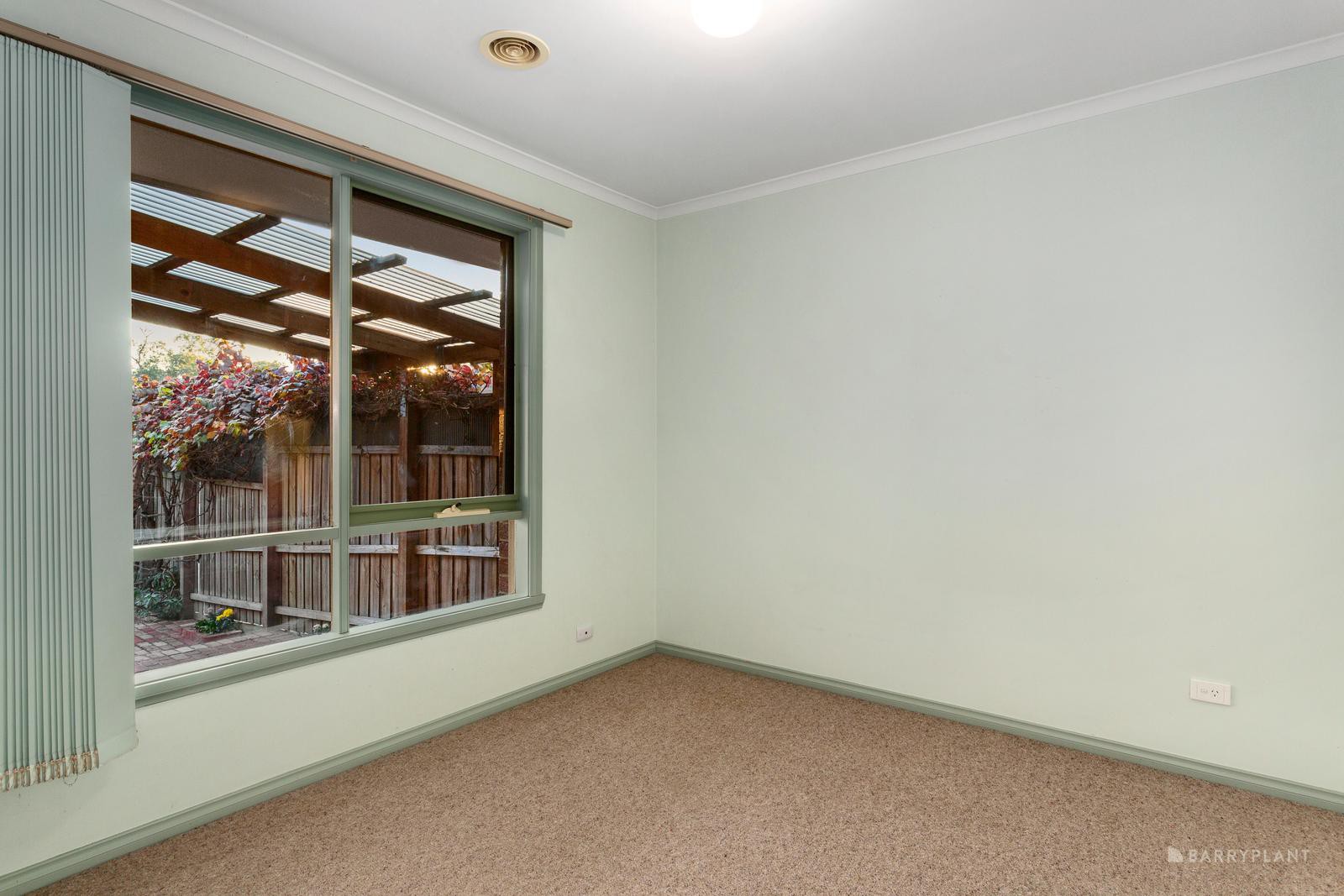 2/8 Raglan Road, Research, VIC 3095, Research - Thumbnail 7