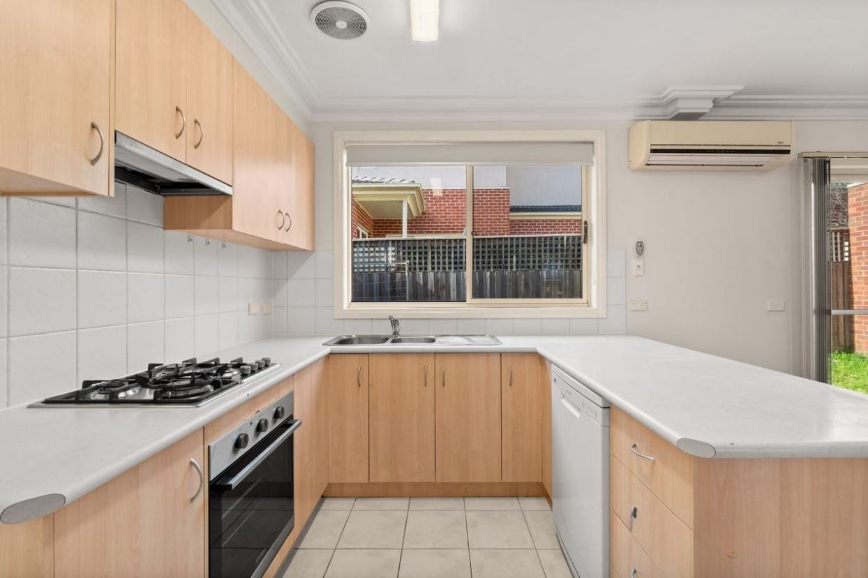 2/8 Roger Street, Doncaster East, VIC 3109, Doncaster East - Thumbnail 3