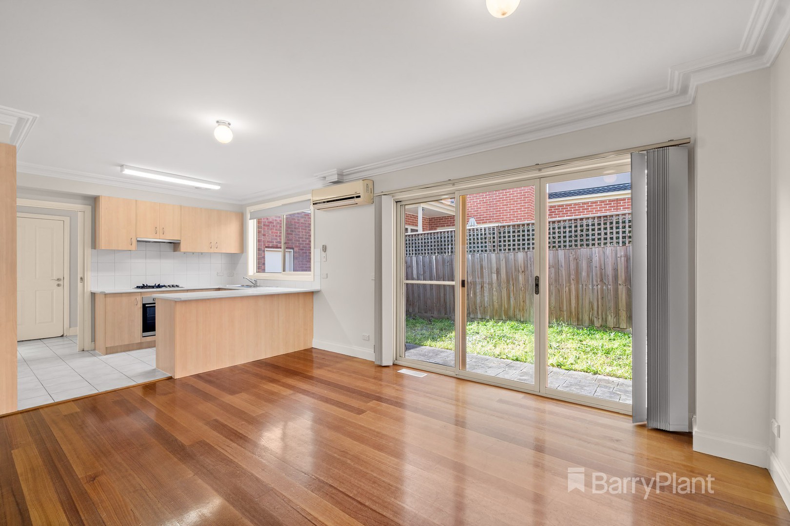 2/8 Roger Street, Doncaster East, VIC 3109, Doncaster East - Thumbnail 4