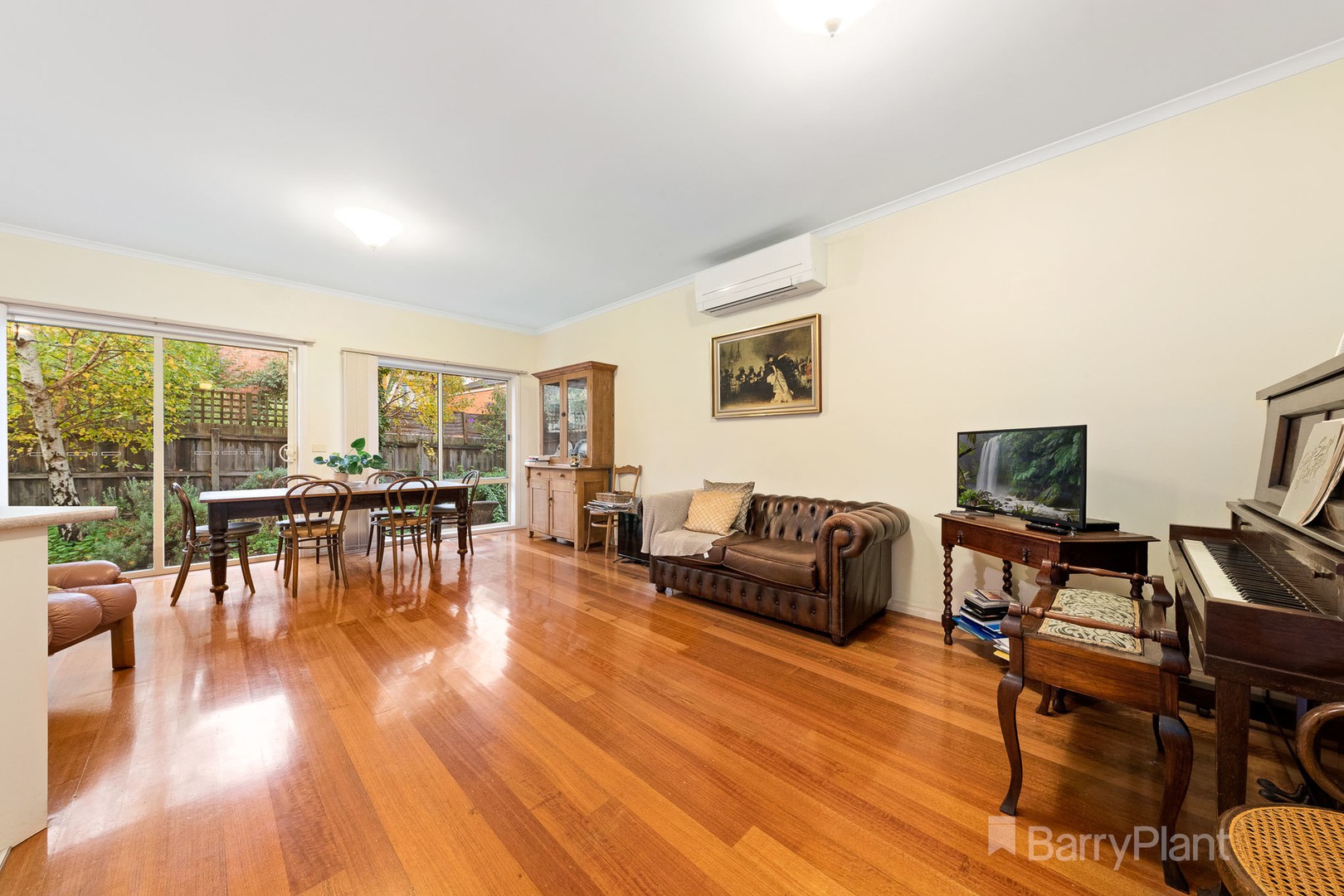 2/8 Royston Avenue, Berwick, VIC 3806, Berwick - Thumbnail 2