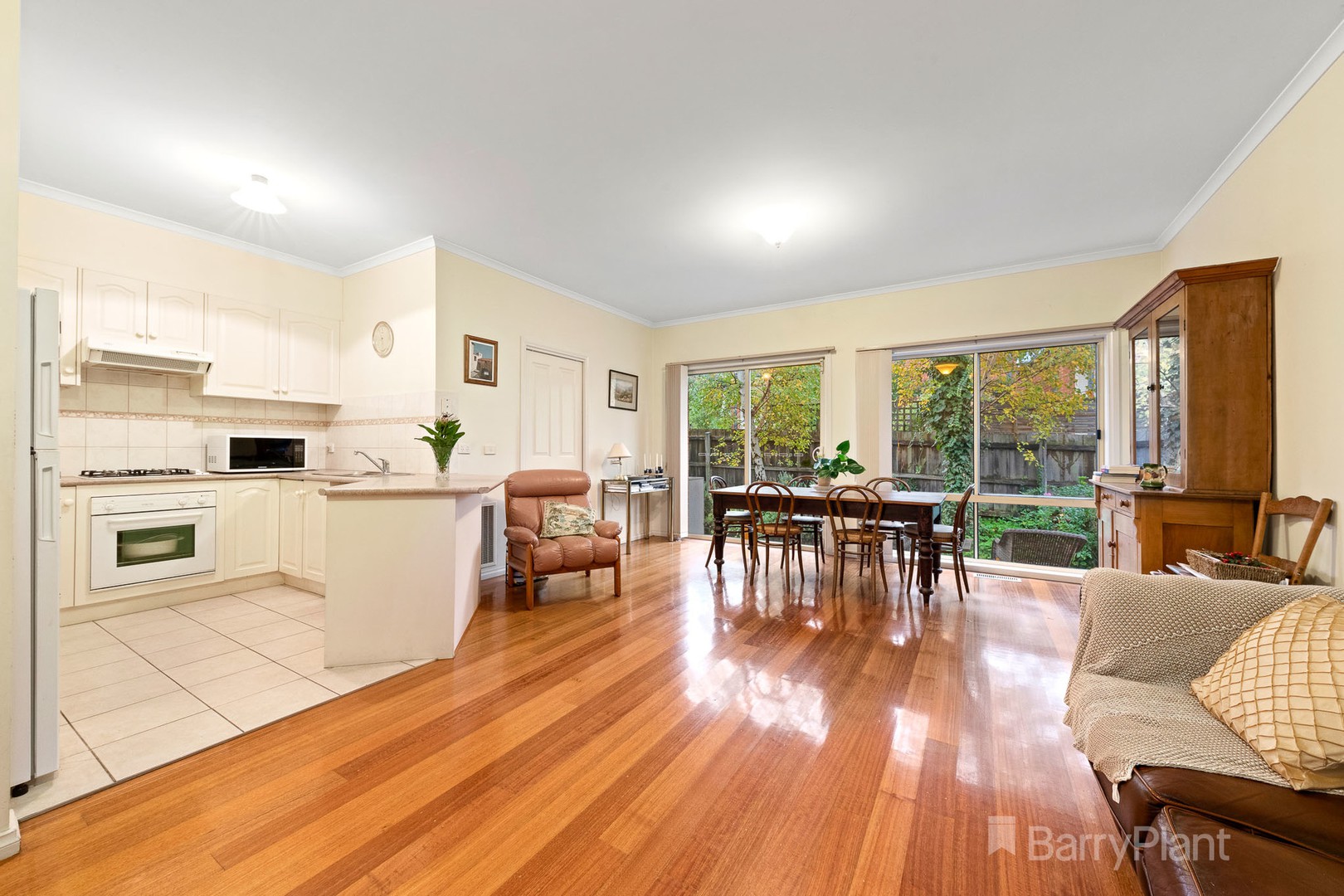 2/8 Royston Avenue, Berwick, VIC 3806, Berwick - Thumbnail 3