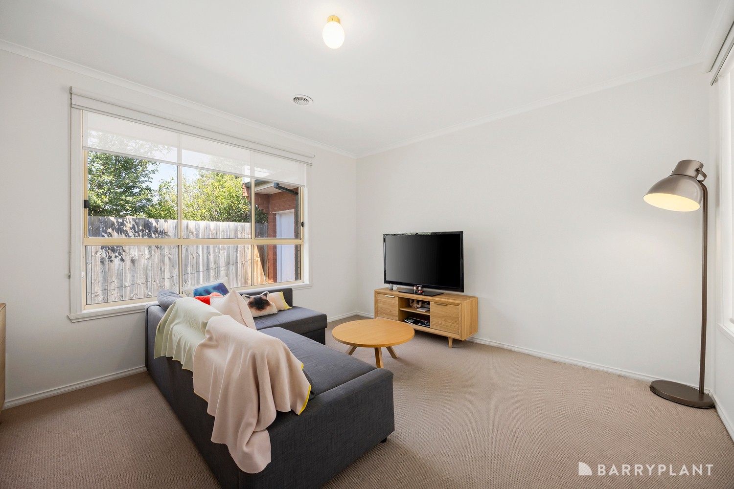 2/8 Sturt Street, Sunshine, VIC 3020 - Thumbnail 2 - 10/02/2025