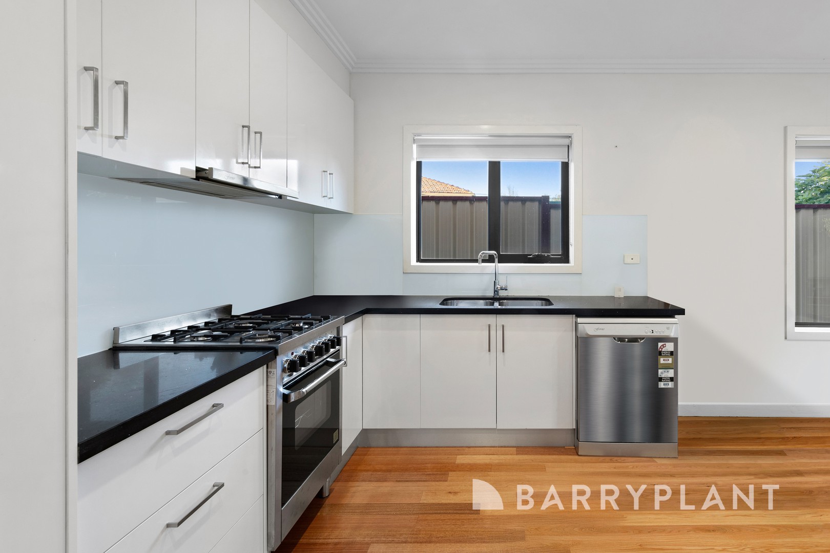 2/80 Errington Road, St Albans, VIC 3021, St Albans - Thumbnail 2