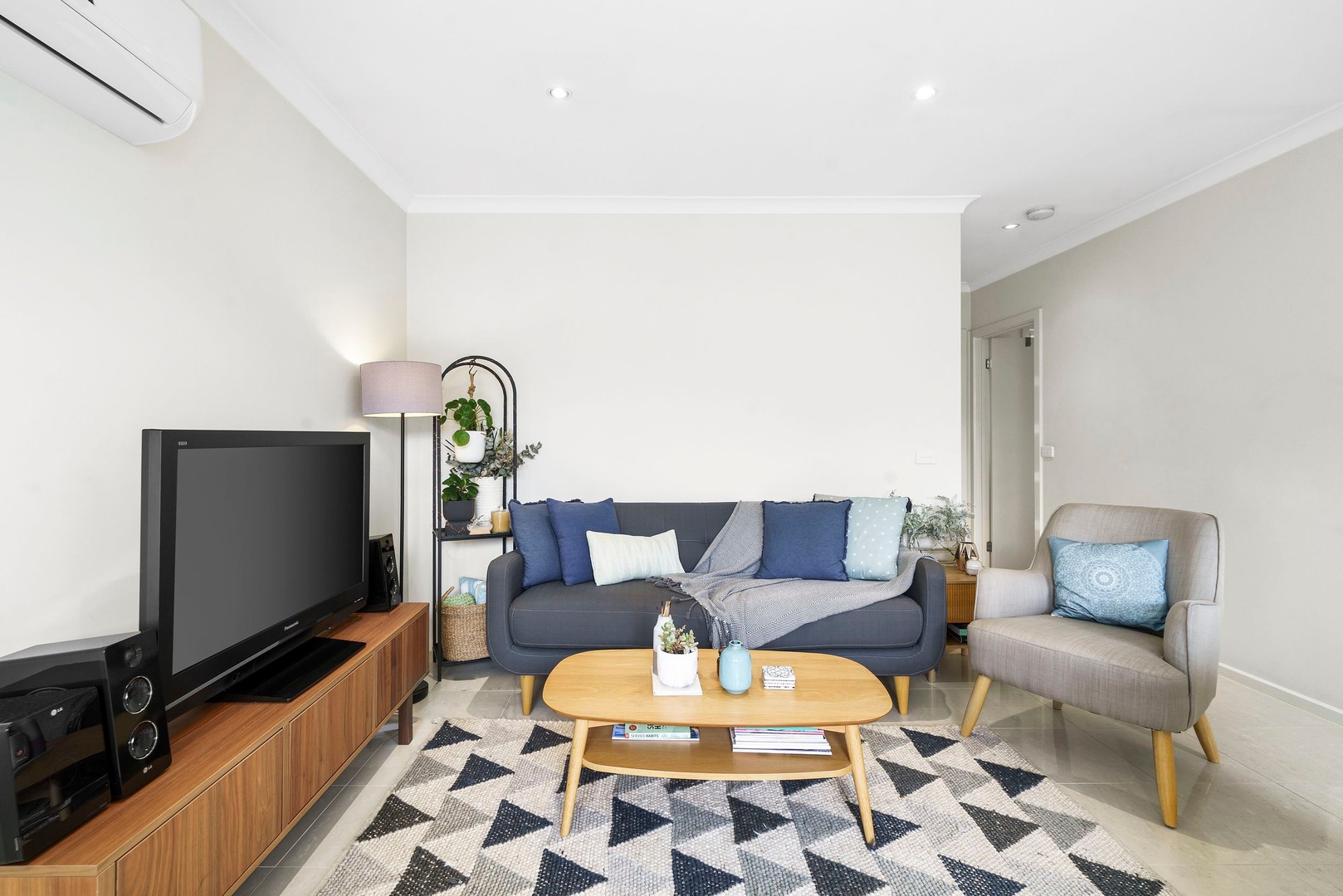 2/81 Hawker Street, Airport West, VIC 3042, Airport West - Thumbnail 2