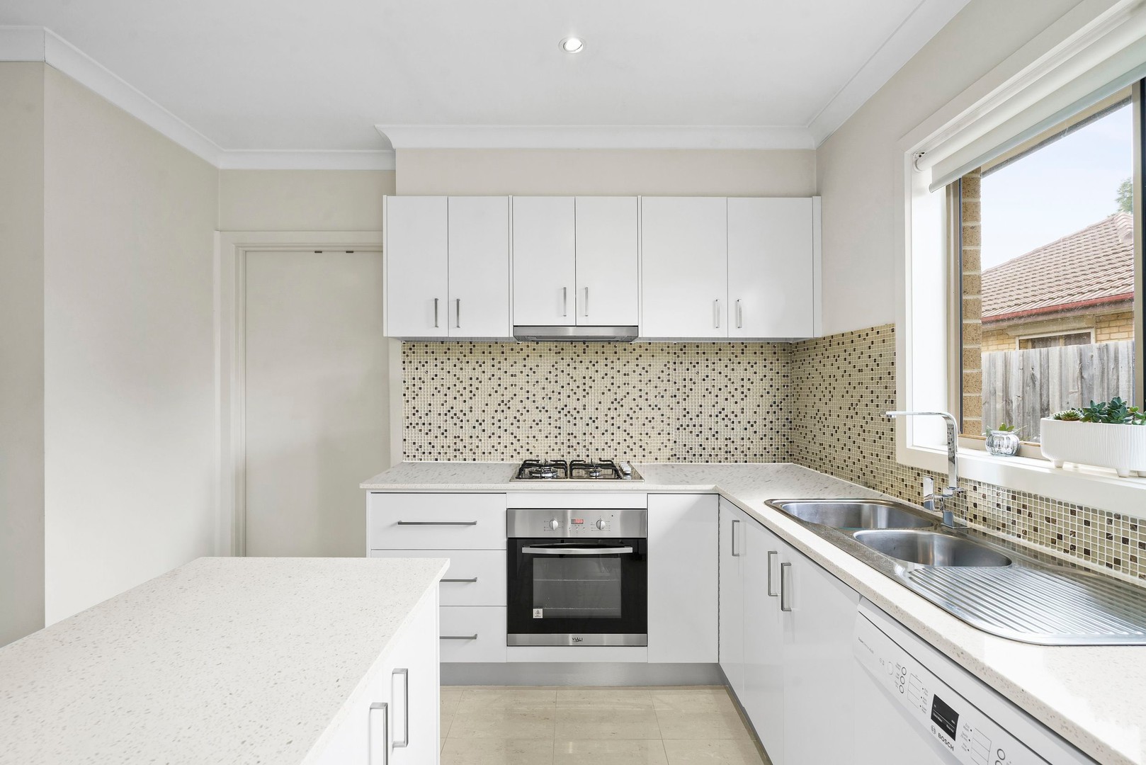 2/81 Hawker Street, Airport West, VIC 3042, Airport West - Thumbnail 3